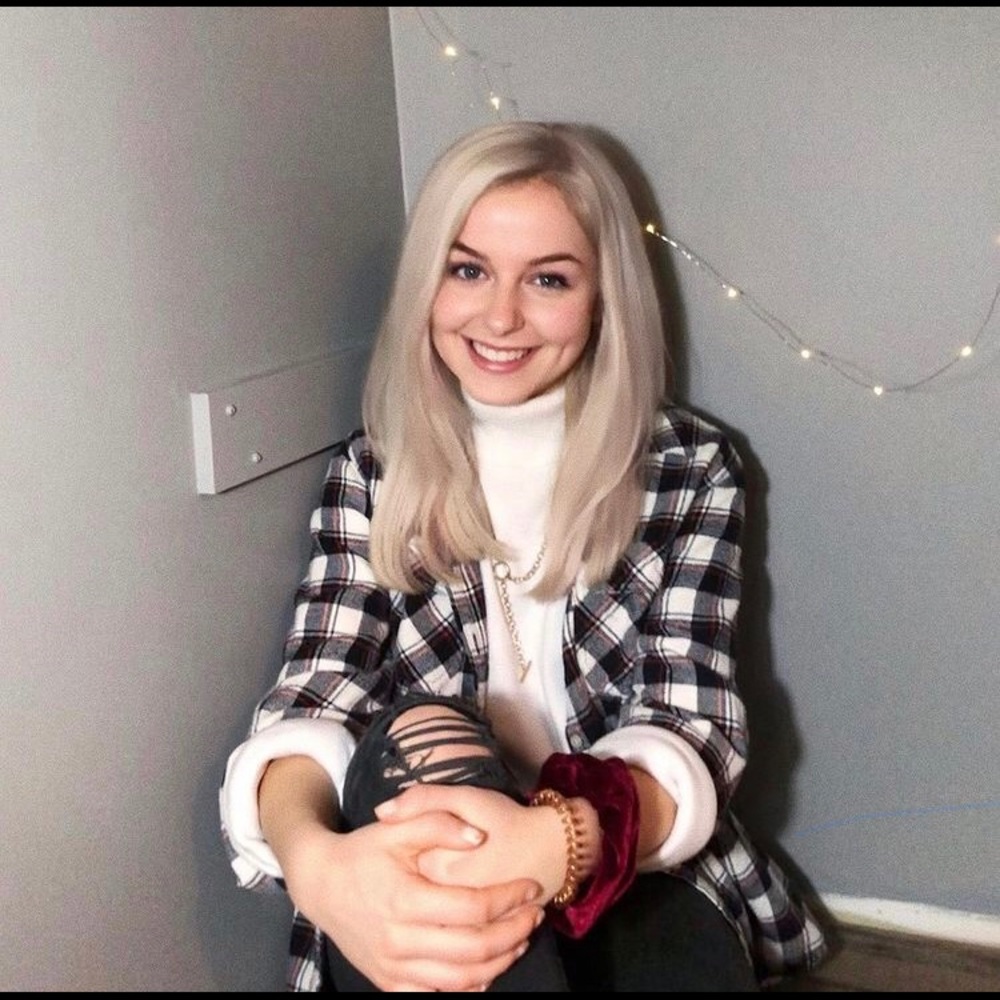 Meet your Posher, Mia